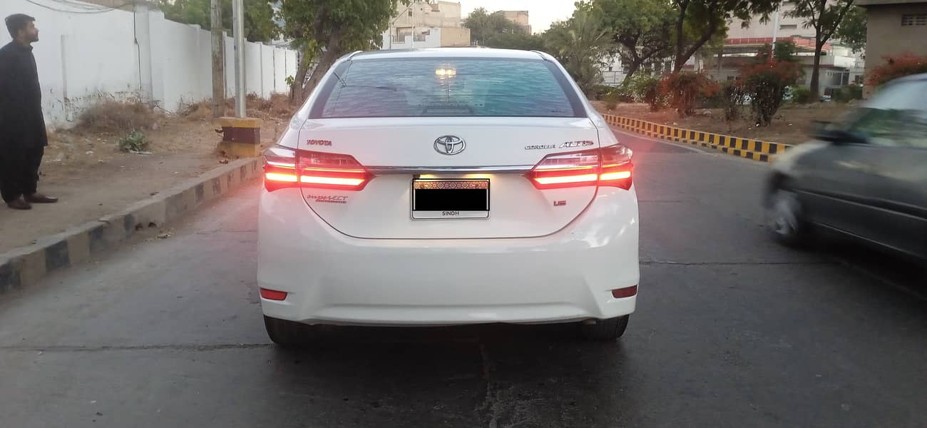 Toyota Corolla Altis 2018 12