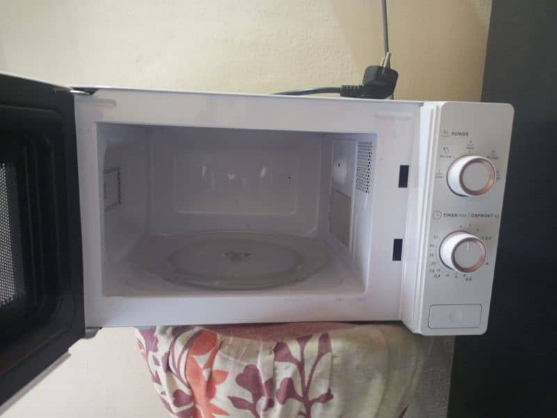 Pel microwave good condition 1