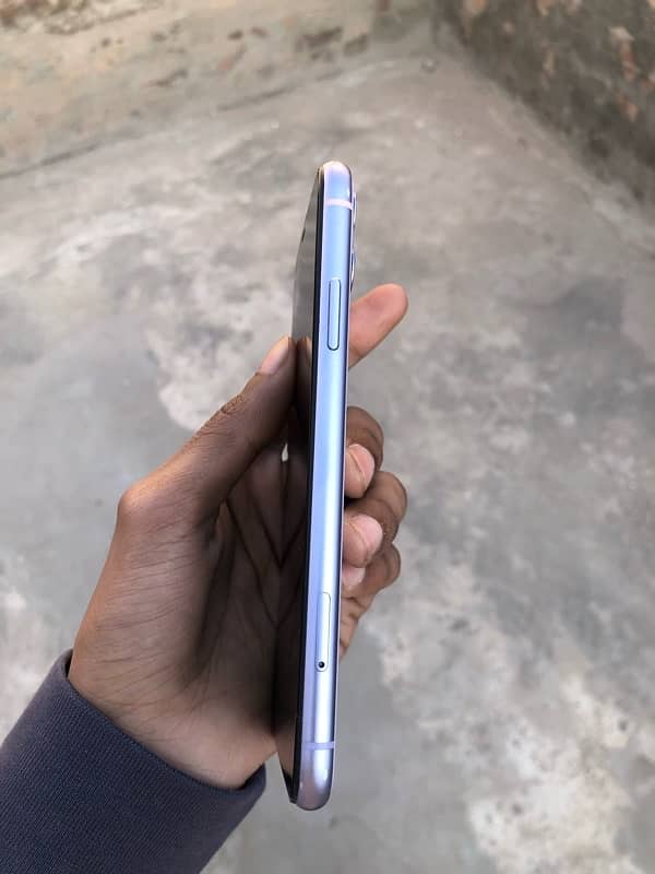 iPhone 11 64gb NON PTA JV. 5