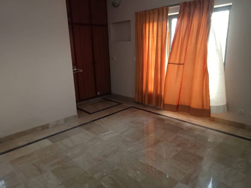 1 Kanal Upper Portion For Rent in DHA Phase 4, Block BB, Lahore Cantt. 5