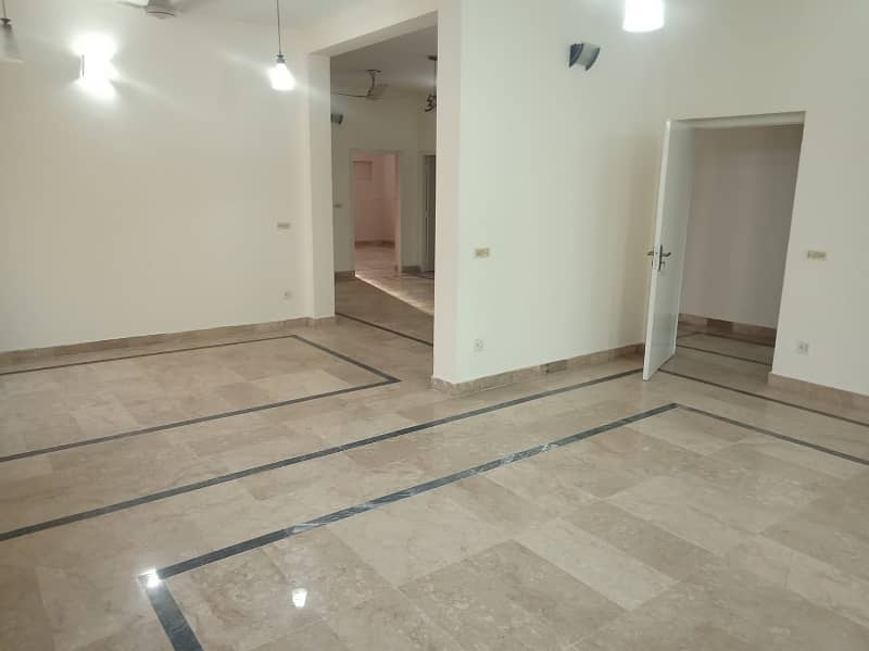 1 Kanal Upper Portion For Rent in DHA Phase 4, Block BB, Lahore Cantt. 12