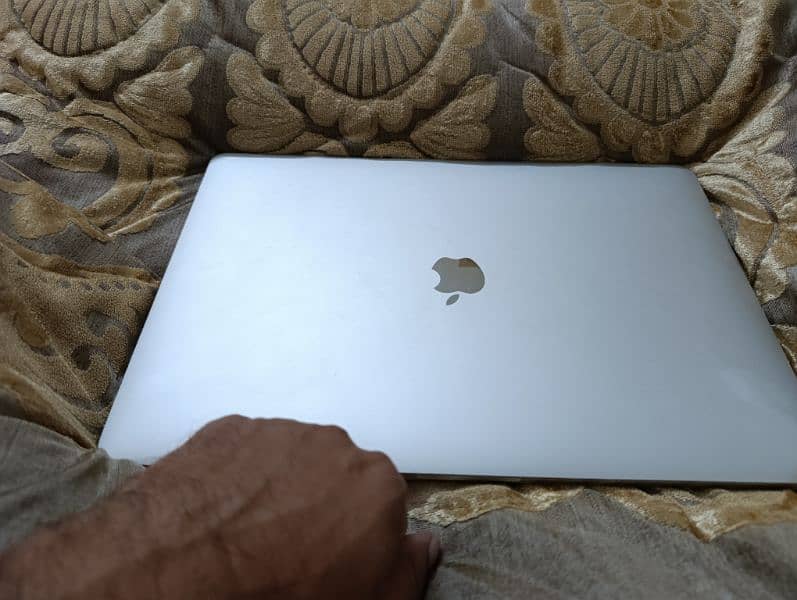 macbook pro 2017 16gb 512gb 3.1ghz 1