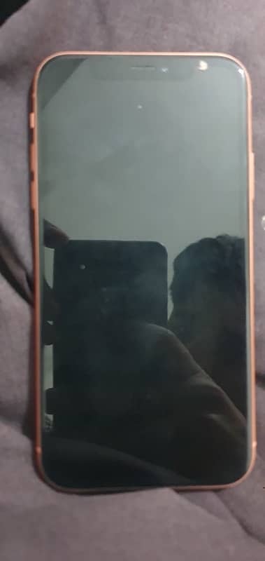 iphone xr 10/10 condition 0