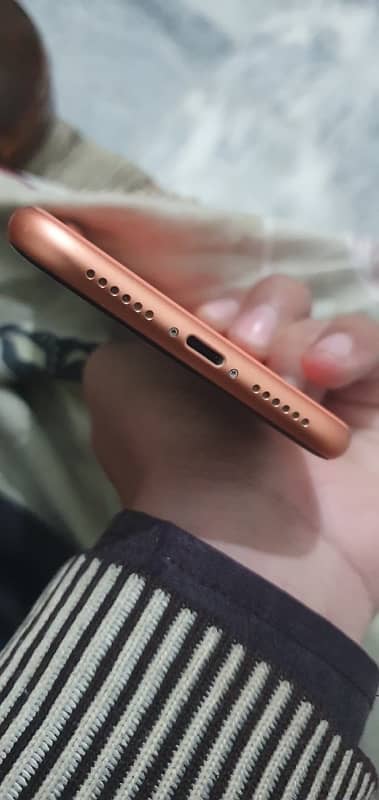 iphone xr 10/10 condition 7