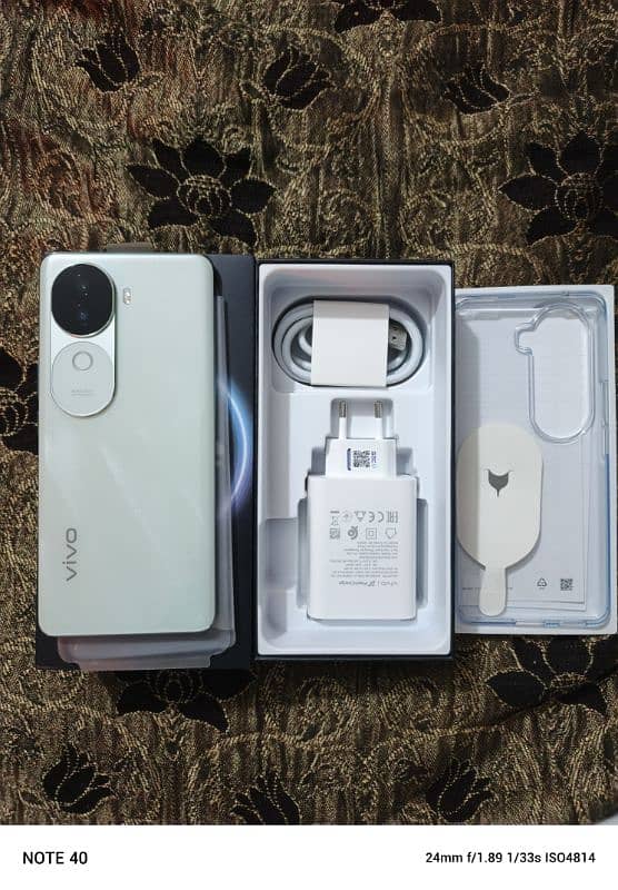 Vivo V40e 8GB 256GB ONLY BOX OPEN 5