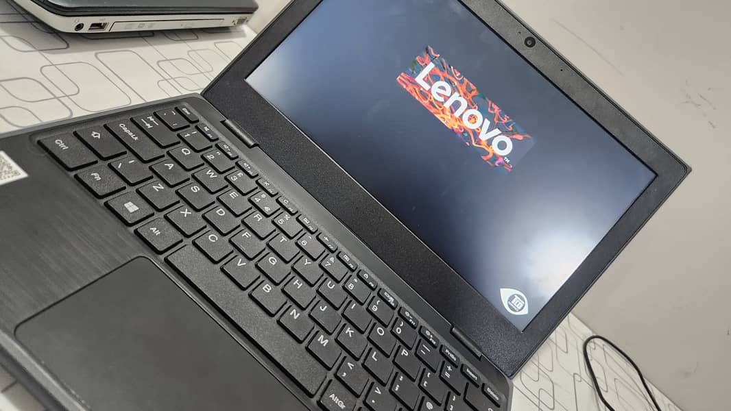 Lenovo 100e 2nd Gen 4GB DDR4 64GB eSSD 11.6" Display 1