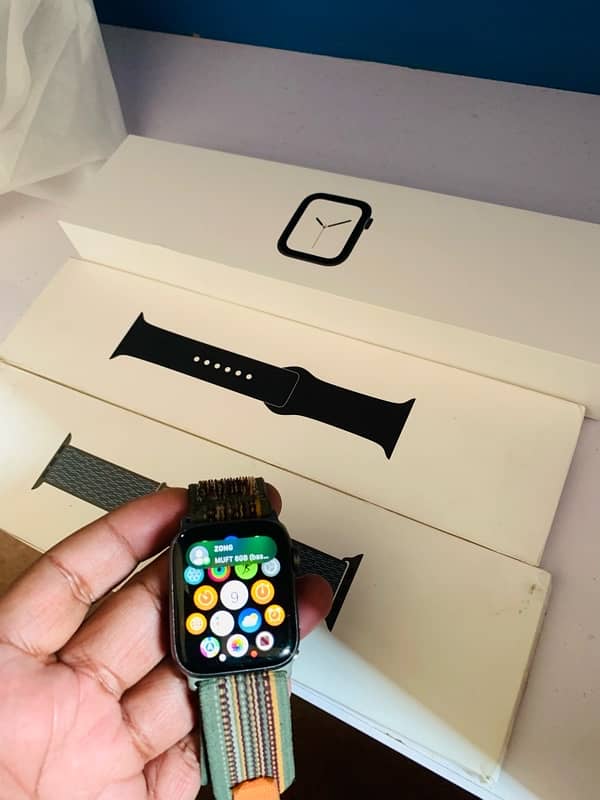 Apple watch series 4 (44MM) 2