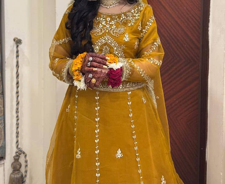 mehndi bridal dress 2