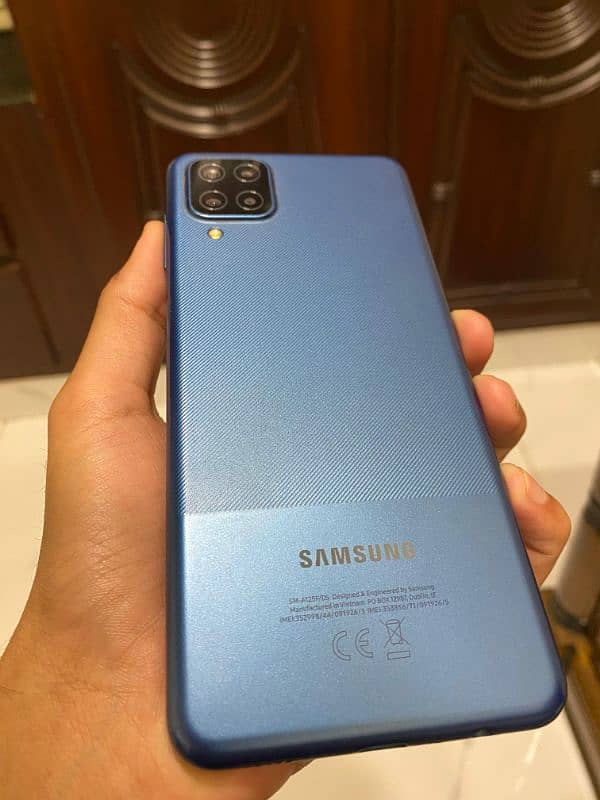 Samsung Galaxy a12 4/64 1