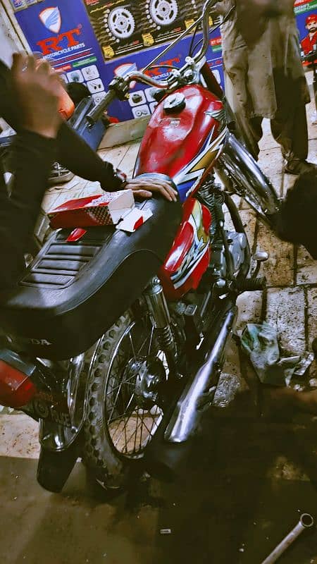 Honda 125 karachi no. 0