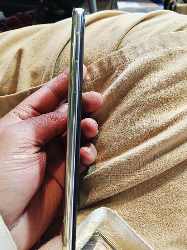 One plus 8 dual sim condition 9/10 contact on WhatsApp  03095826027 2