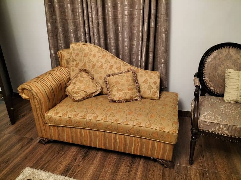 7 seater Sofa Good Condition 2