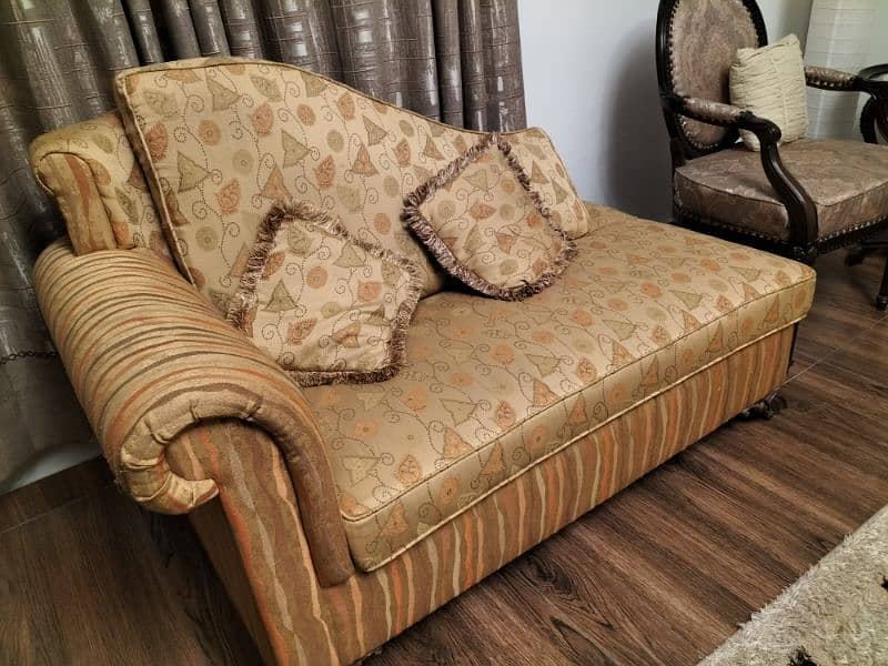 7 seater Sofa Good Condition 4