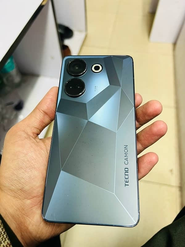 Tecno Camon 20 (8,256) 0