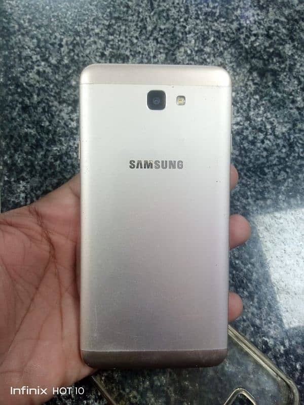 am selling my samsung j7 prime 2