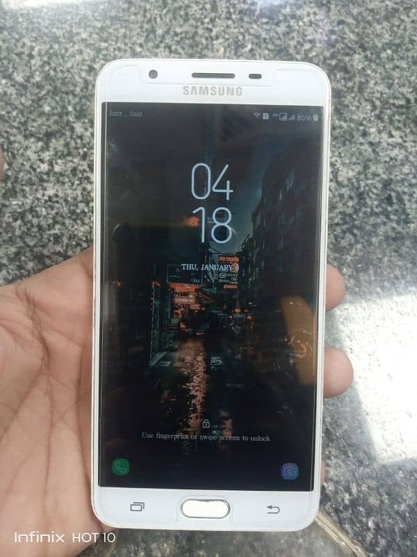 am selling my samsung j7 prime 4