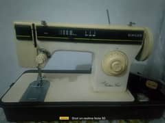 Singer Sewing Machine – Deluxe Golden Curl Model (Perfect Condition)