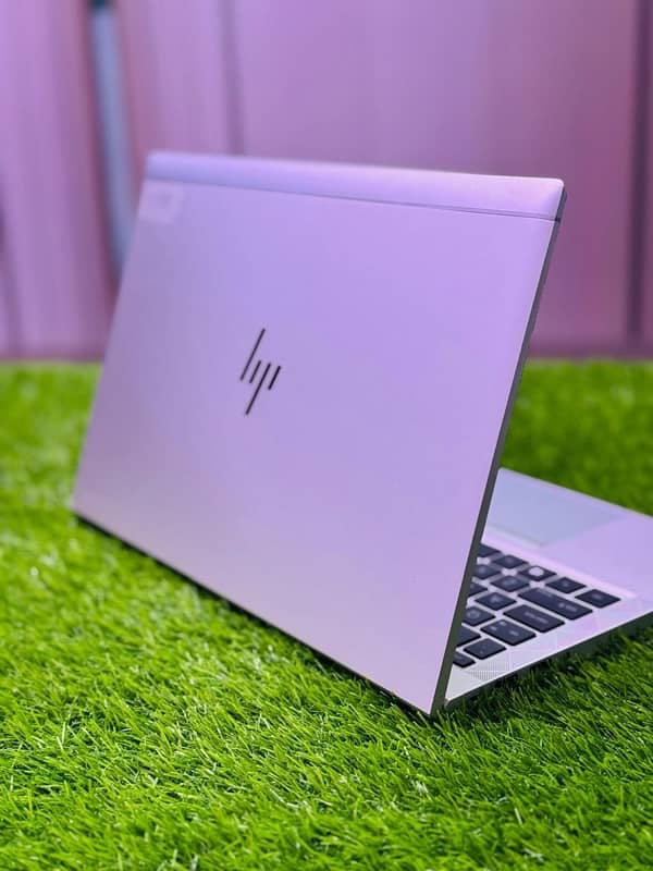 HP ELITE BOOK 2