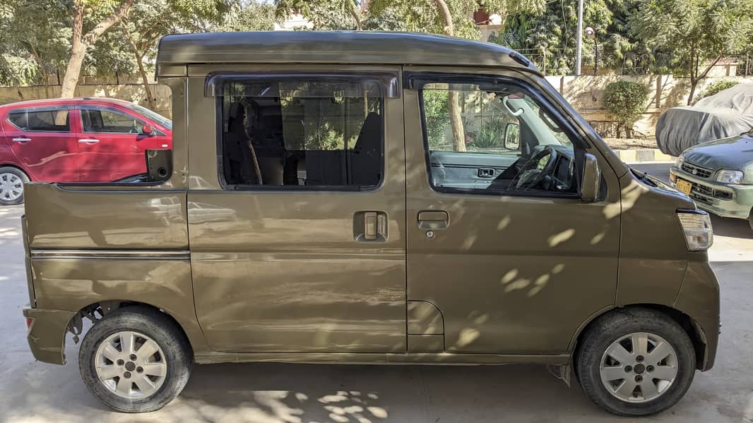 Daihatsu Hijet 2018 3