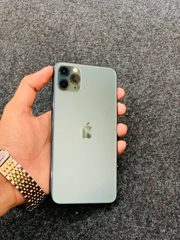 Iphone 11pro max in new condition 1