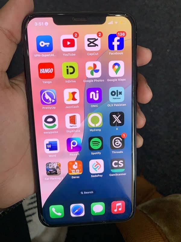 Iphone 11pro max in new condition 8