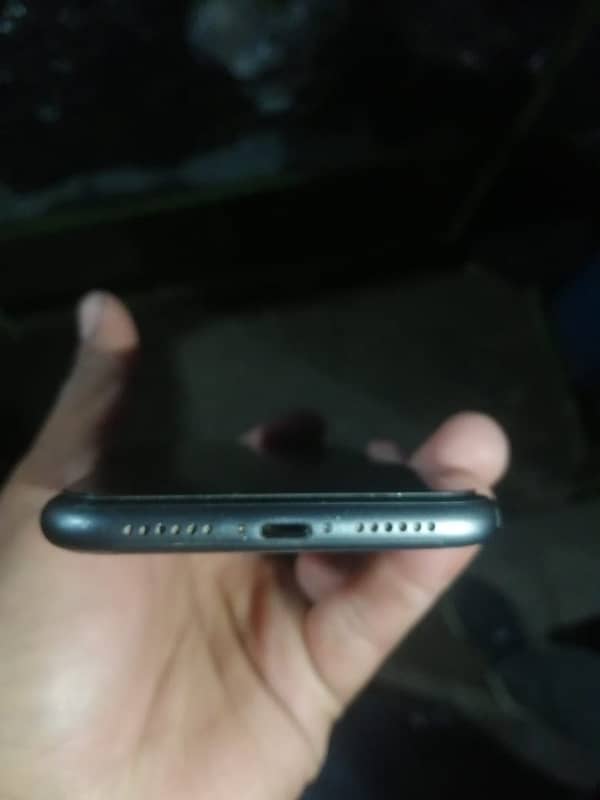 iphone 11 64gb condition 10/9 3