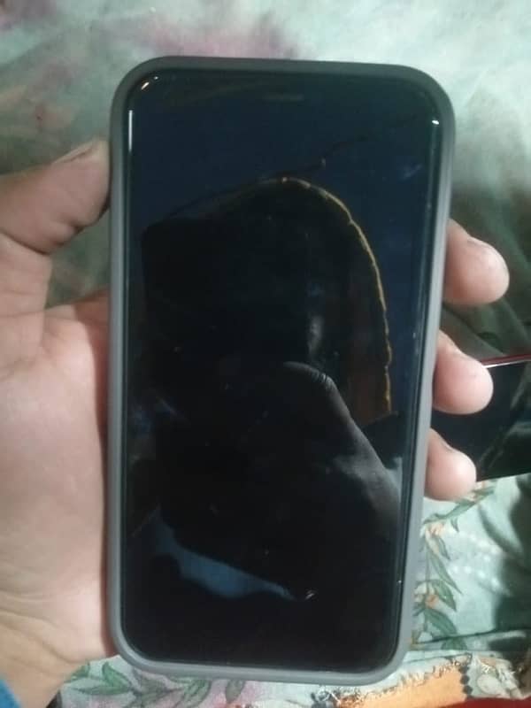 iphone 11 64gb condition 10/9 6