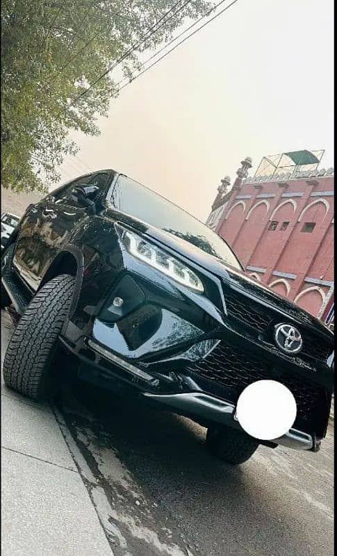 Toyota Fortuner Legender 2022 4