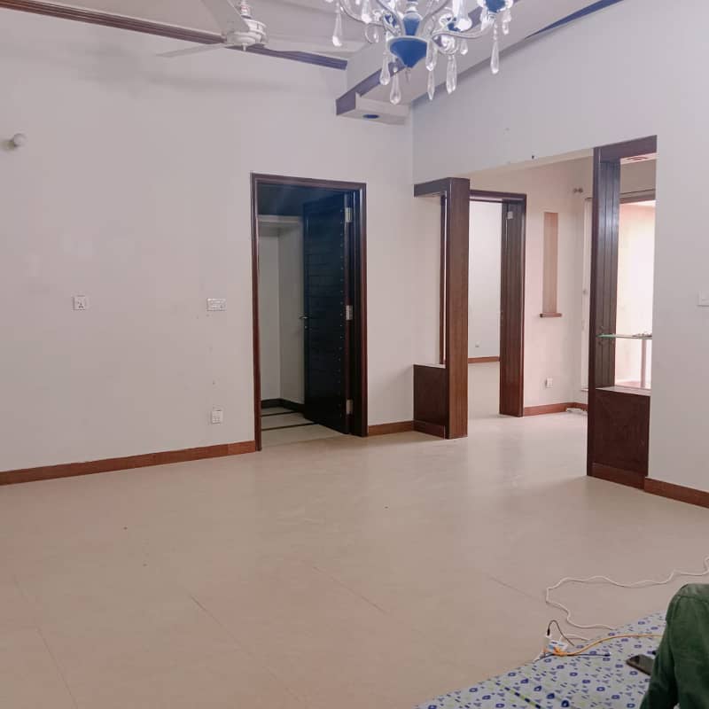 1 kanal uper portion in dha phase 3 z block prime located for rent 0