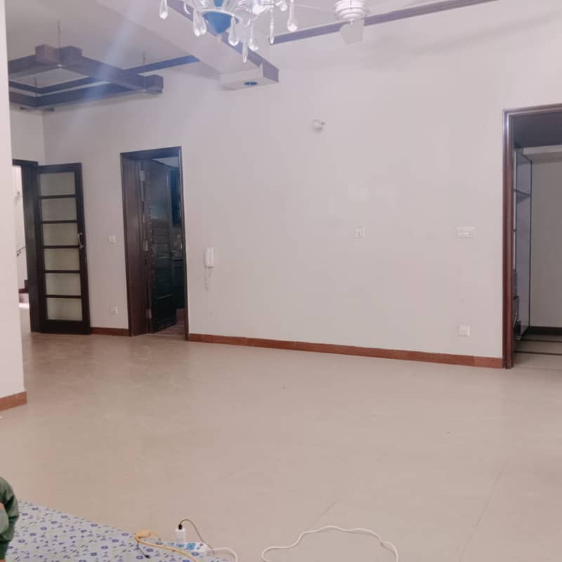 1 kanal uper portion in dha phase 3 z block prime located for rent 1