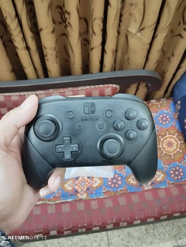 Nintendo Switch Pro Controller 2