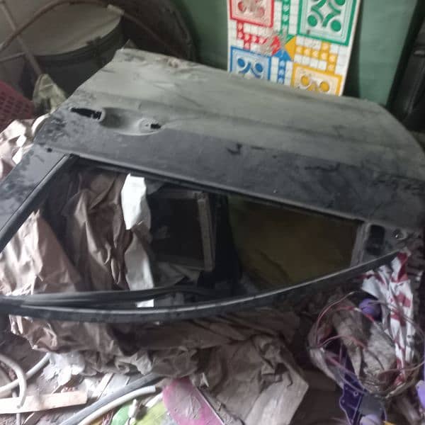 left driver side door of Honda vezel 3