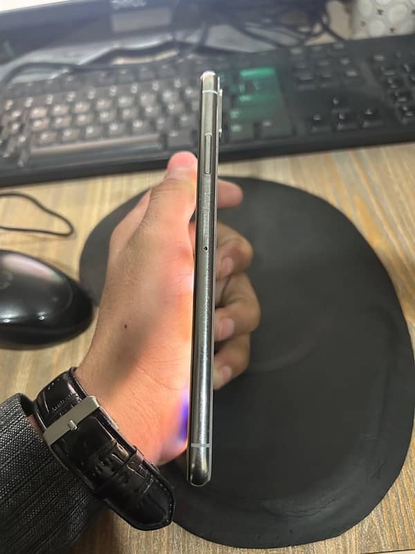 IPhone XS Max 9/10Condition 64 GB Ha Non PTA 3