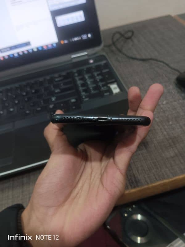 iphone 7+ urgent sale 1