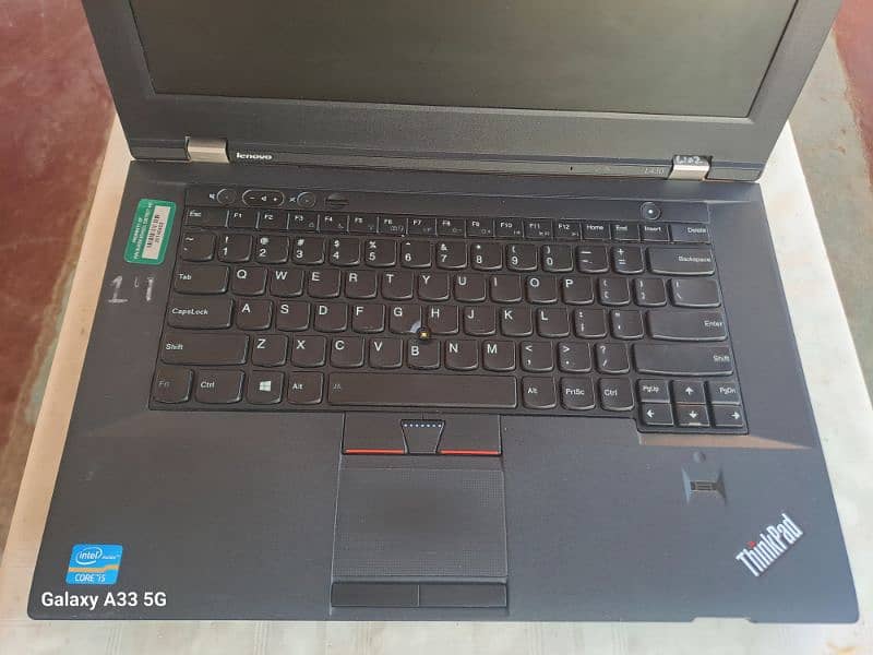 Laptop Lenove Thinkpaid cori5,3rd generation 9