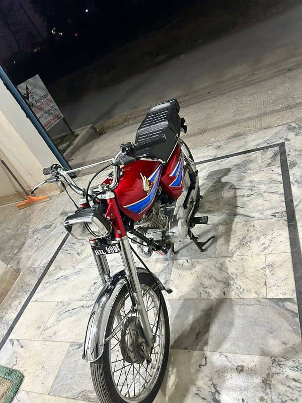 MashAllah omiter condition bike ha kohi kam nhi ha total geniun ha 0