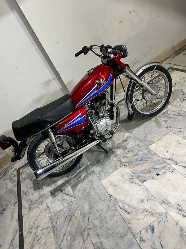 MashAllah omiter condition bike ha kohi kam nhi ha total geniun ha 8