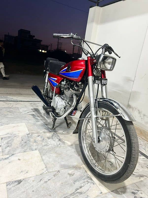 MashAllah omiter condition bike ha kohi kam nhi ha total geniun ha 9