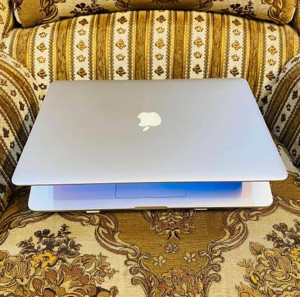 Macbook Pro 15 Mid 2014 Silver Color 10/10 Condition 2