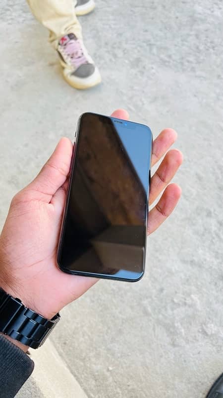 iphone 11 pro 4