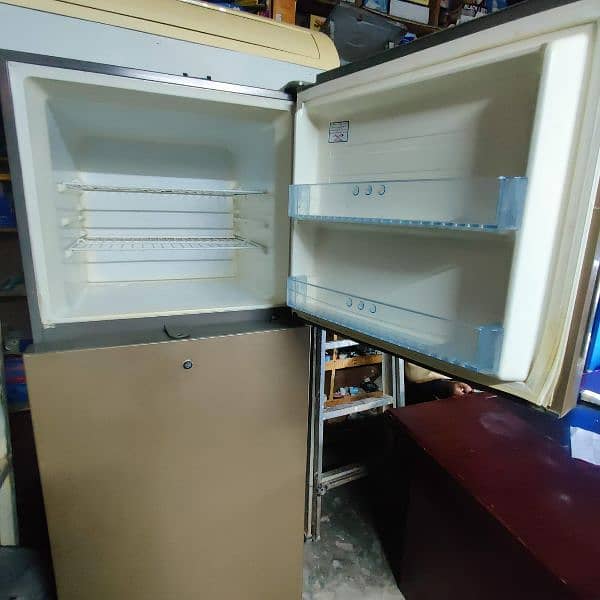 Haier full size refrigerator 0