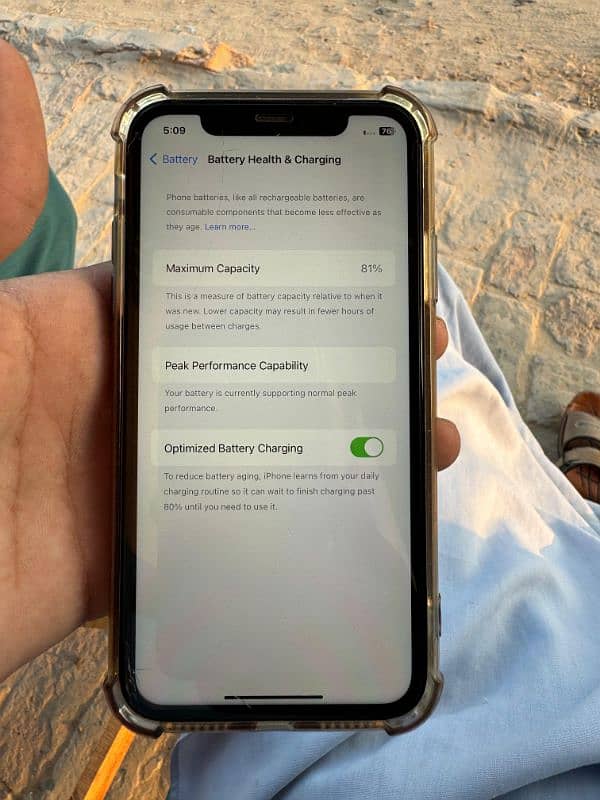 Iphone xr 64 gb jv 81 battery health 1