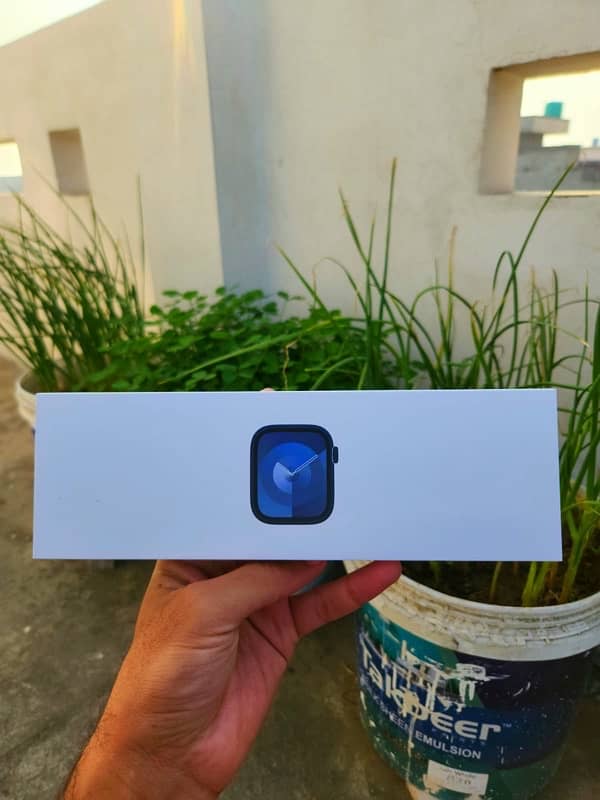 Apple Watch Series 9 Brand New 3