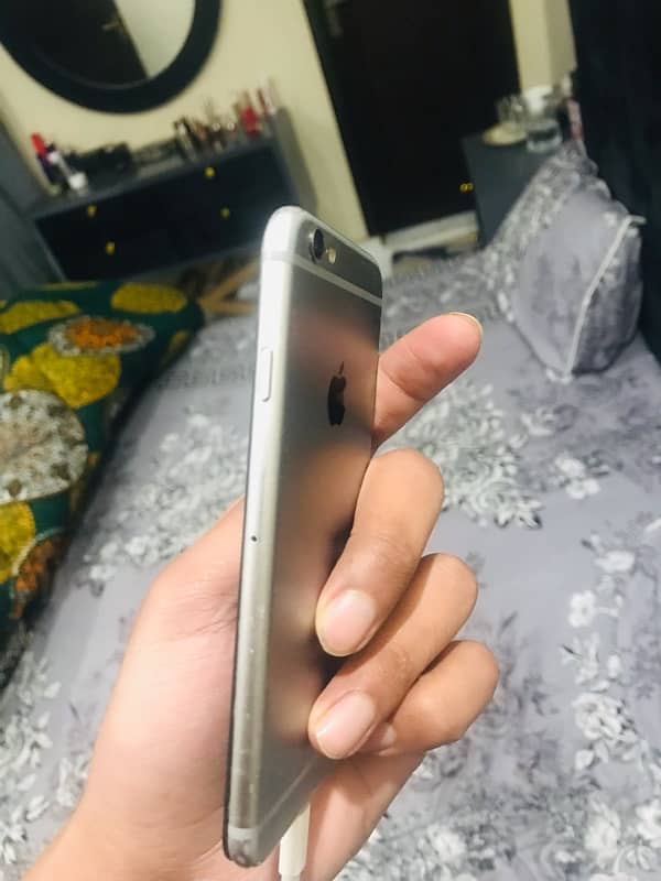 iphone 6 64 GB PTA 4