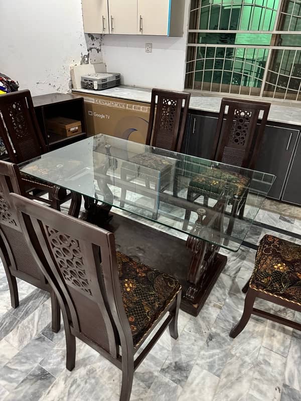 BIG DINNING TABLE WITH SIX CHAIRS 2