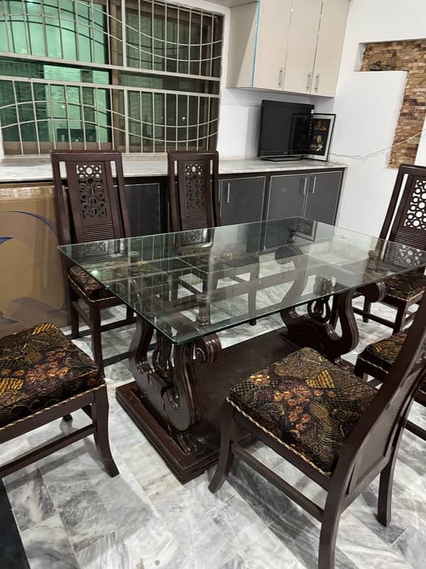 BIG DINNING TABLE WITH SIX CHAIRS 4