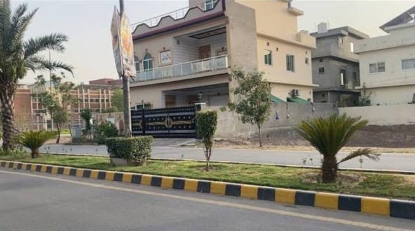 10Marla plot available in Parkview City Lahore 85ft road Tulip Overseas Block 1