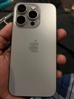 iPhone 15 pro Natural titanium