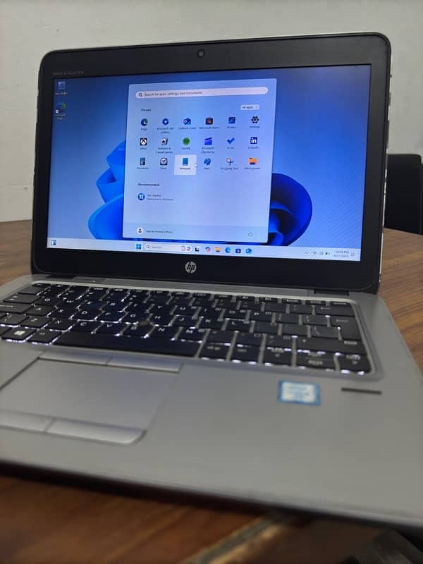 HP Elitebook 820 G3 2