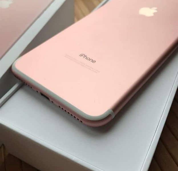 iPhone 7 plus ram 128 GB PTA approved my WhatsApp number 0343/069/3417 3